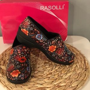 Rasolli Debby Flower Croco Clogs sz 7.5